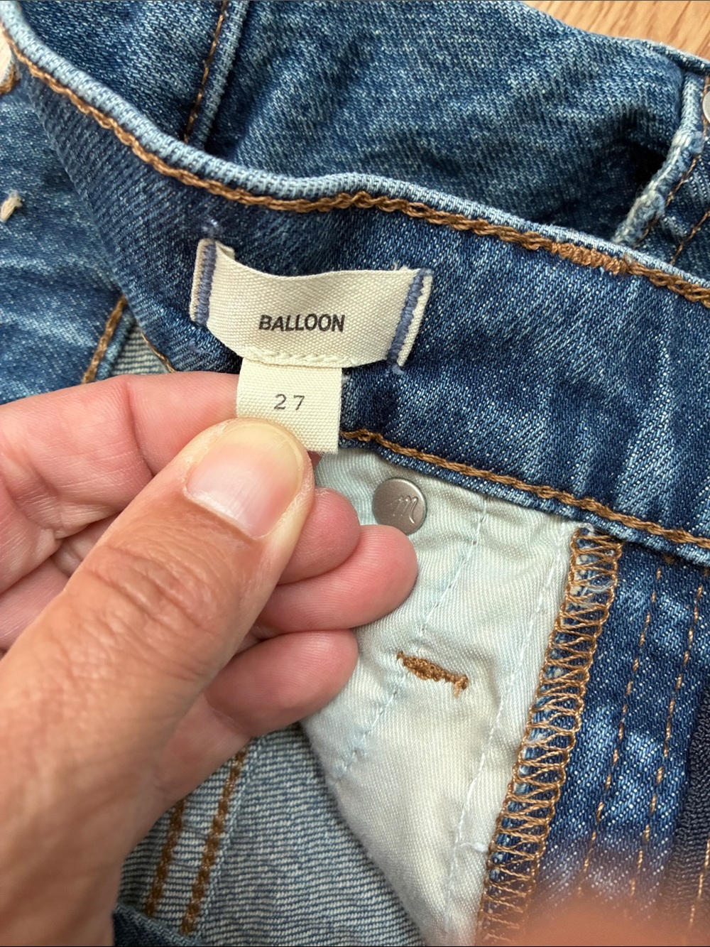 Madewell Vintage Wash Blue Boyfriend Jeans - Picture 3 of 4